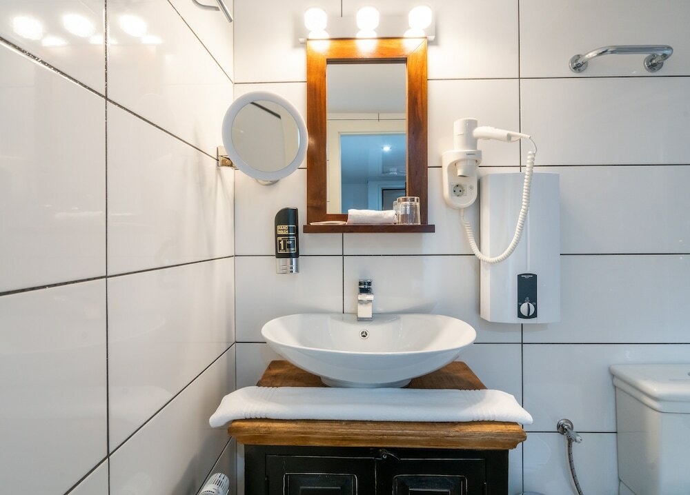 Фото Landgasthaus Kreuz Michelbach