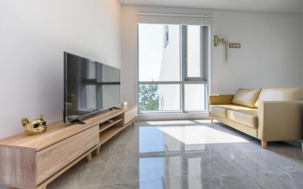 Фото Yeosu Grida Resort Pension