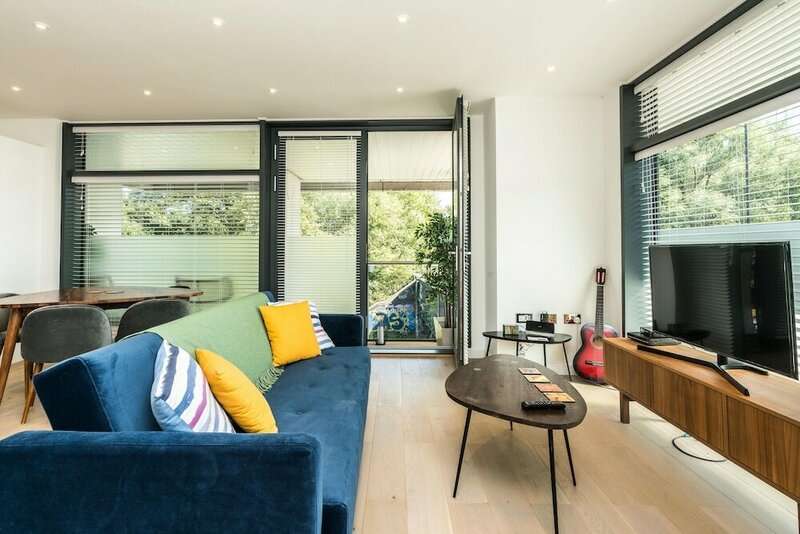 Гостиница 2 Bedroom Apartment on Homerton Road в Лондоне