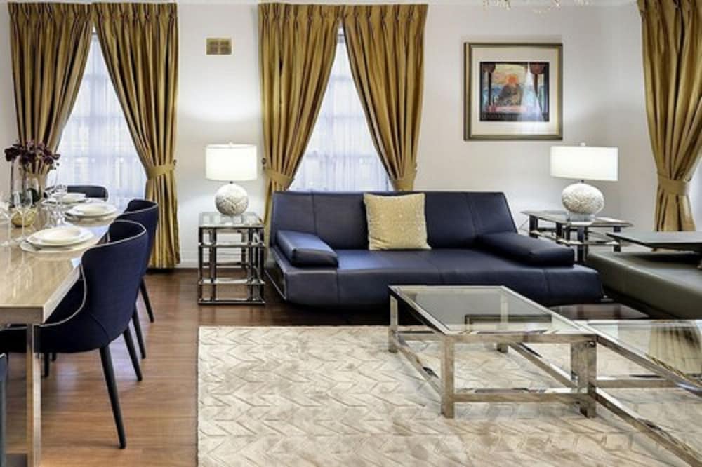 Фото Carlton Court - Mayfair