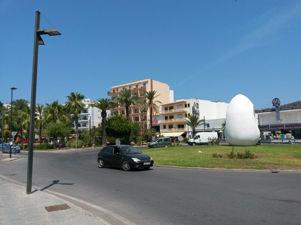 Фото The Red Hotel by Ibiza Feeling 