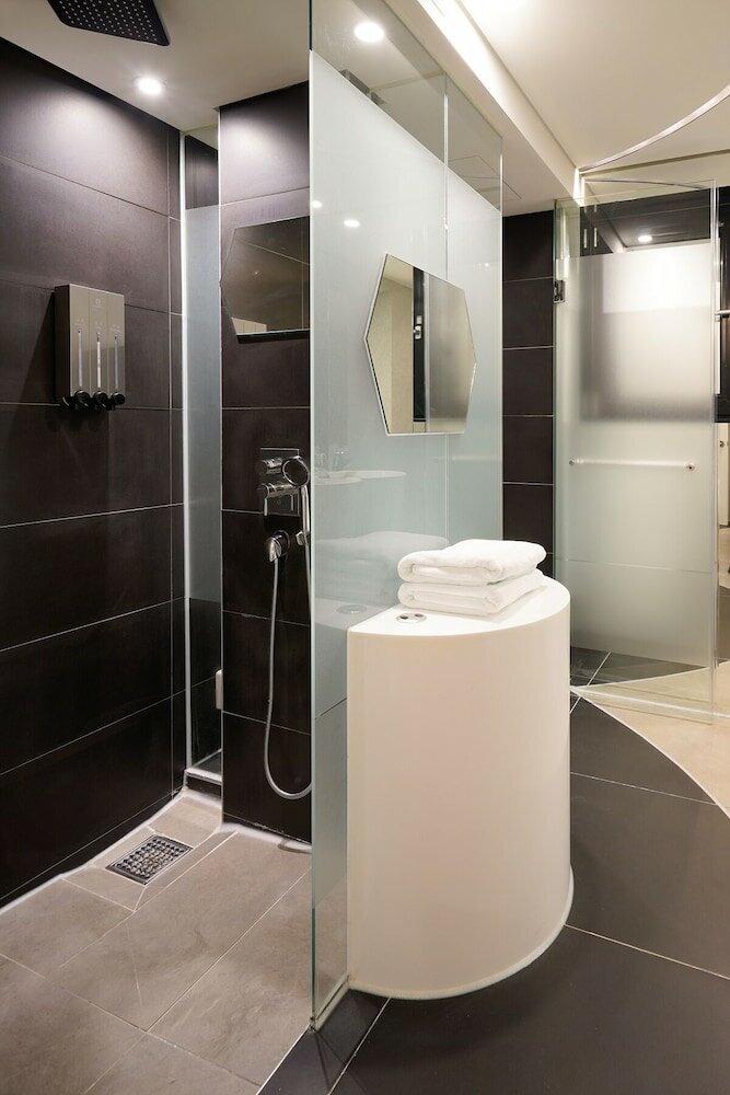 Фото Simple Stay Hotel