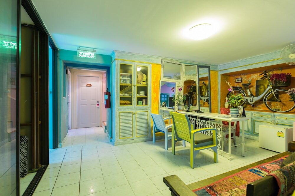 Фото Barefoot Hotel Kalim Beach Front