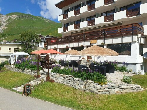 Гостиница Hotel Le Terril Blanc в Тине