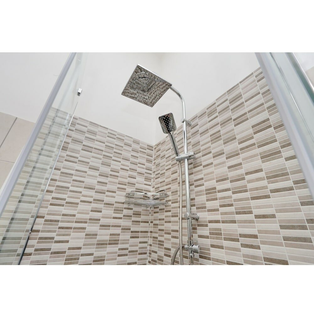 Фото Chilling Hot Tub Suite