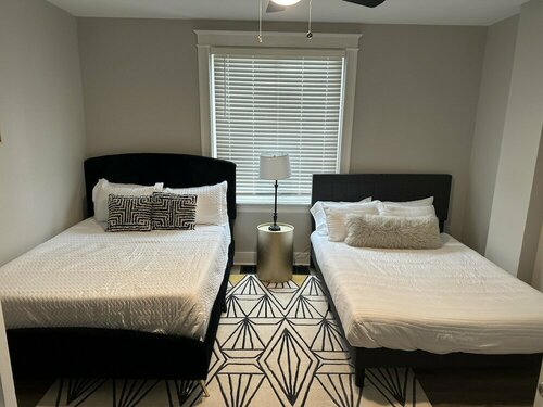 Гостиница The Luxe Spot 1 в Ковингтоне