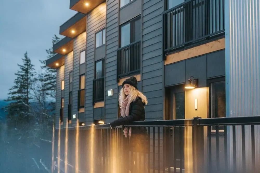 Фото Basecamp Resorts Revelstoke