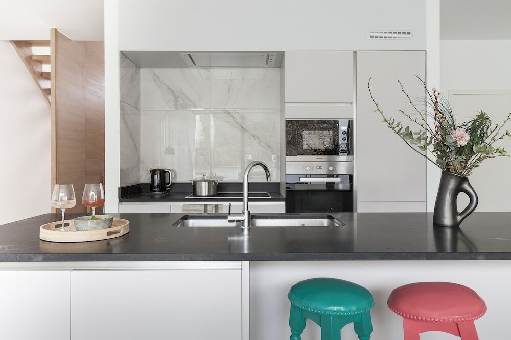 Фото Unit 6 - Colorful Smart Home Triplex Private Garden & Parking