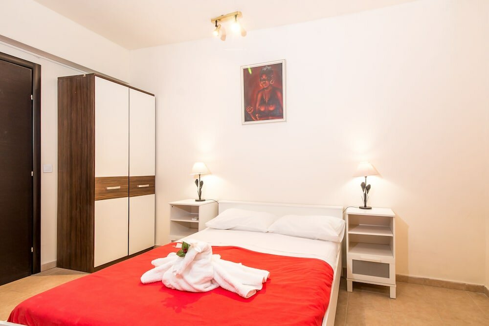 Фото Cozy Family Home Near the Beach