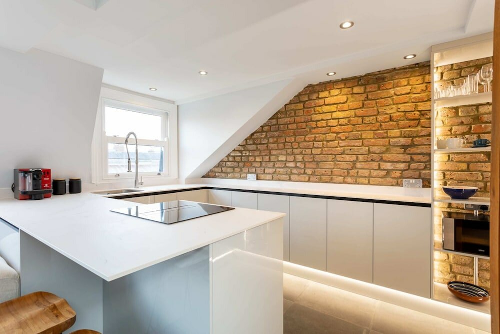 Фото Bright Maida Vale Apartment