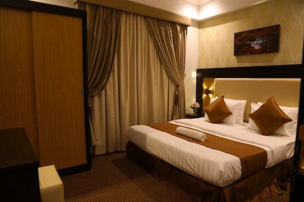 Фото Golden Rest Hotel