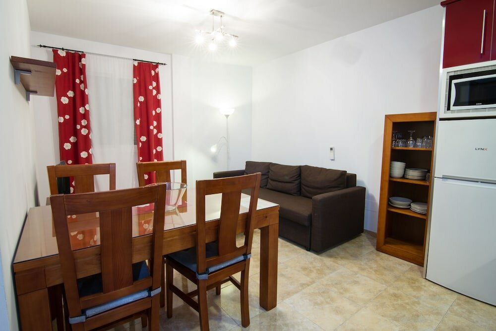 Фото Apartamentos Turísticos Manuel Martín