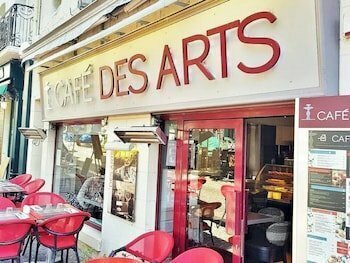 Гостиница Hotel Du Cafe Des Arts в Шиноне