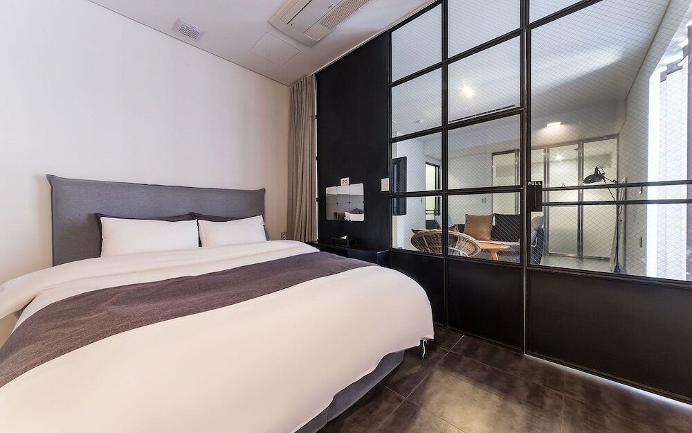 Фото Yongin Army Boutique