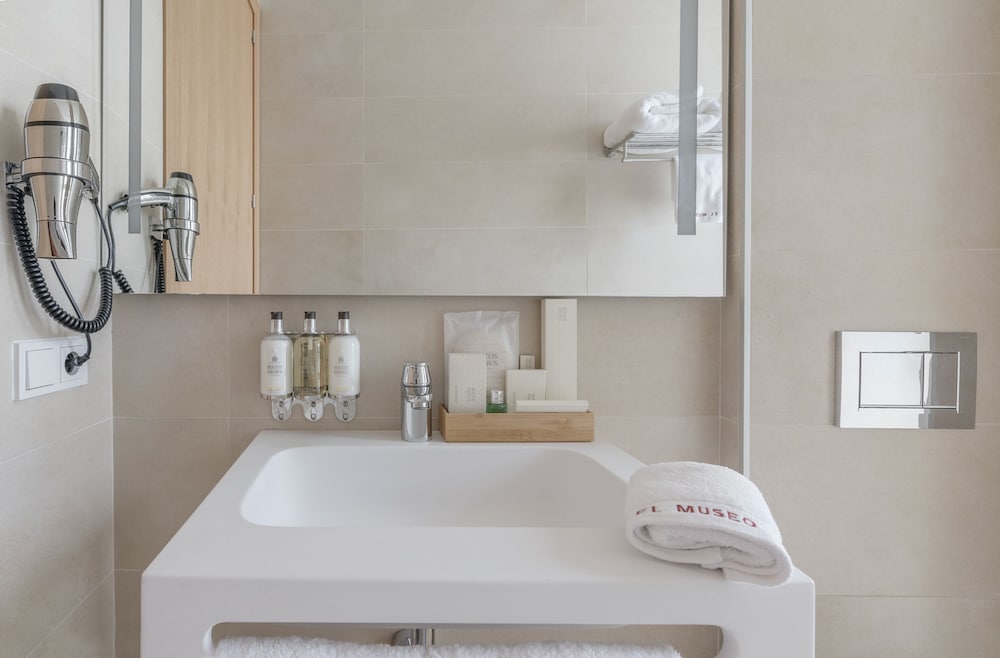 Фото Graffiti Suites El Museo