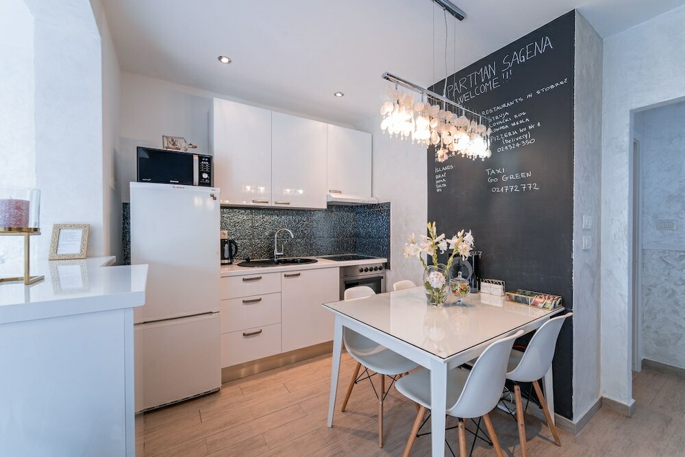 Фото Studio Apartment with garden