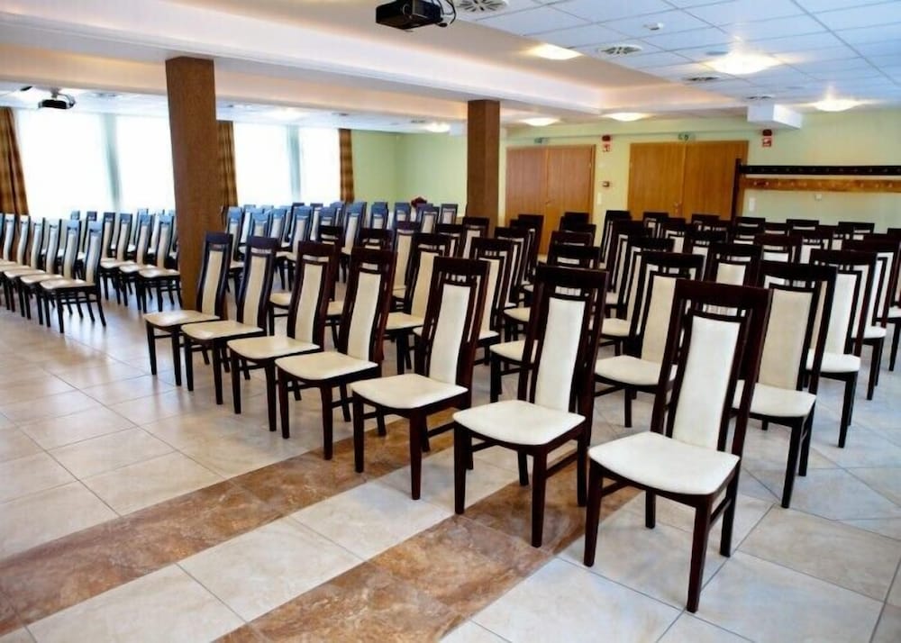 Фото Granada Konferencia Wellness Sport Hotel