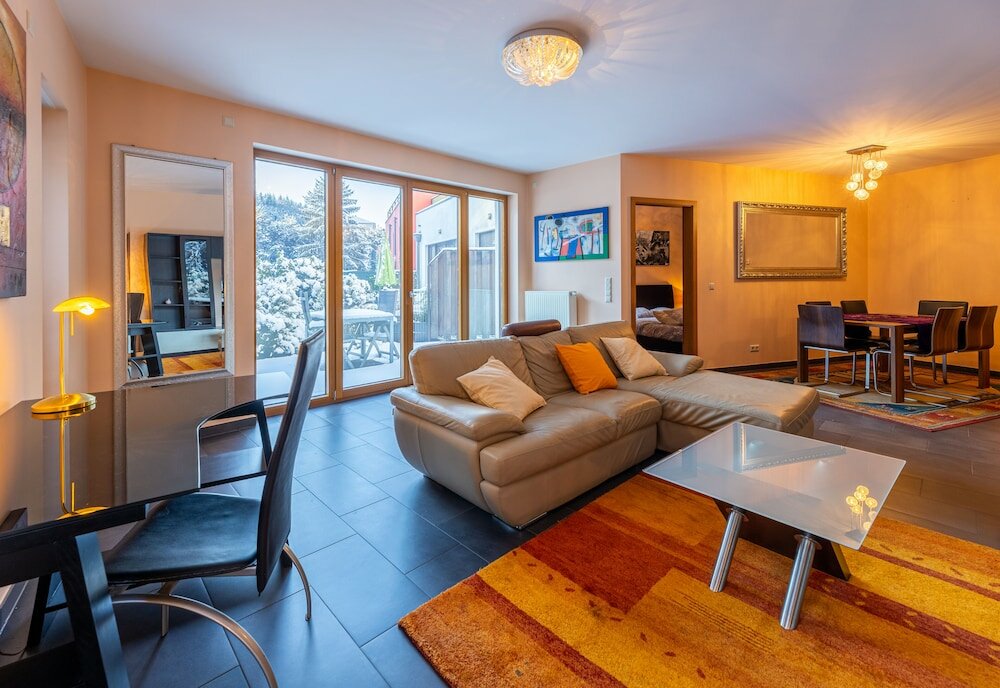 Фото Spacious 2br Apt w Terrace Pkg Near Dt