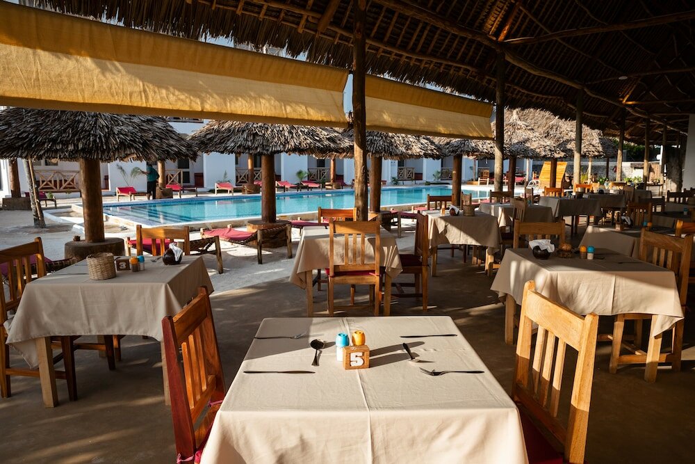 Фото Отель Ahg Sun Bay Mlilile Beach