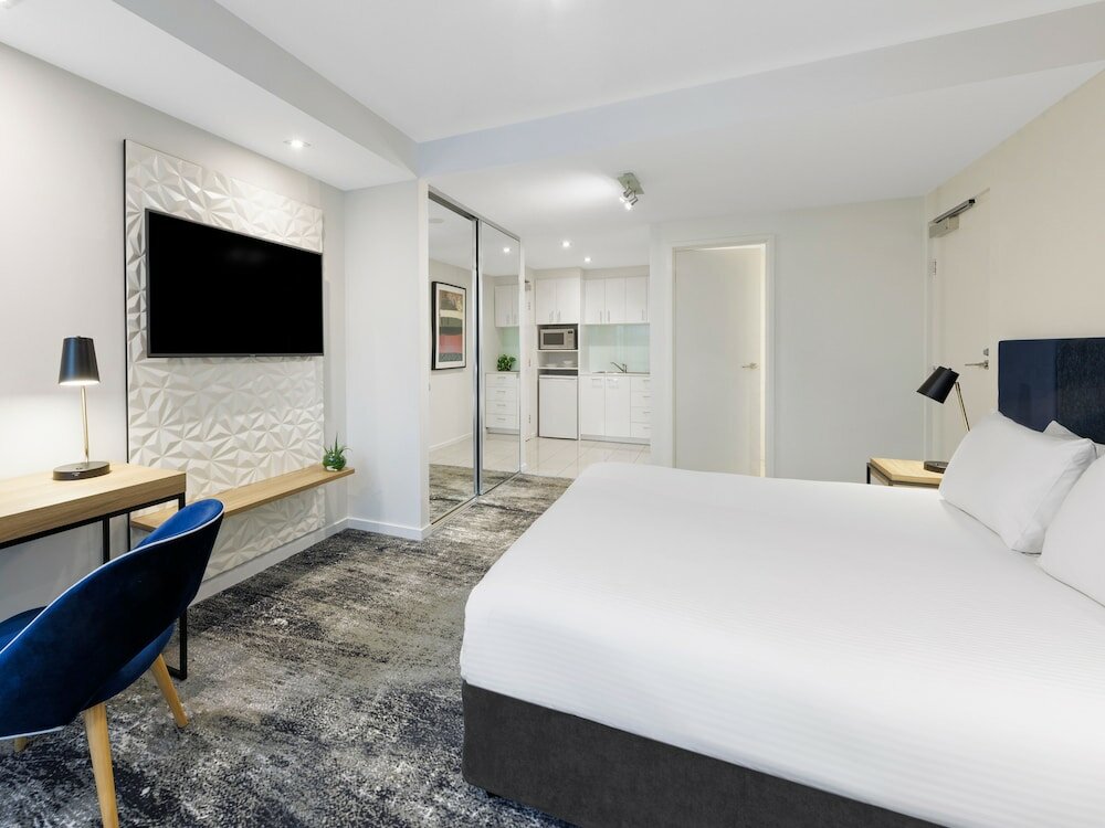 Фото Brady Apartment Hotel Flinders Street