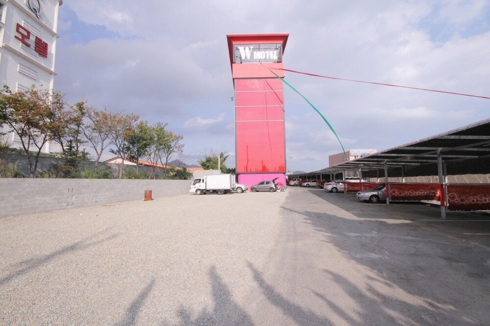 Фото Busan Myeongji W