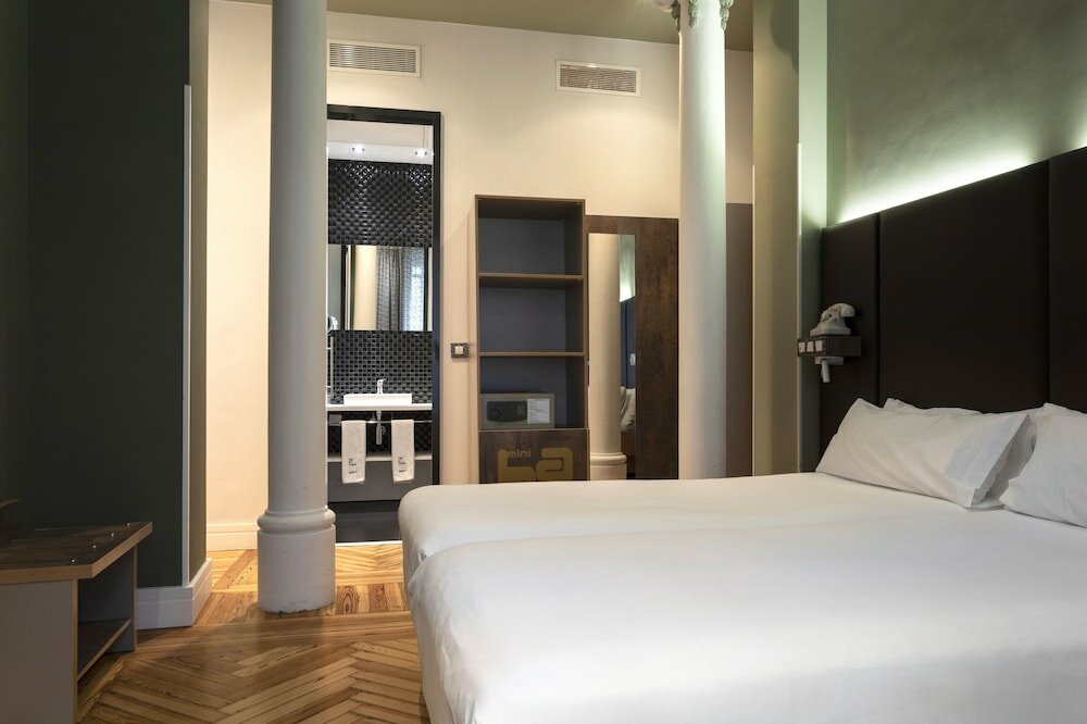 Фото Petit Palace Lealtad Plaza