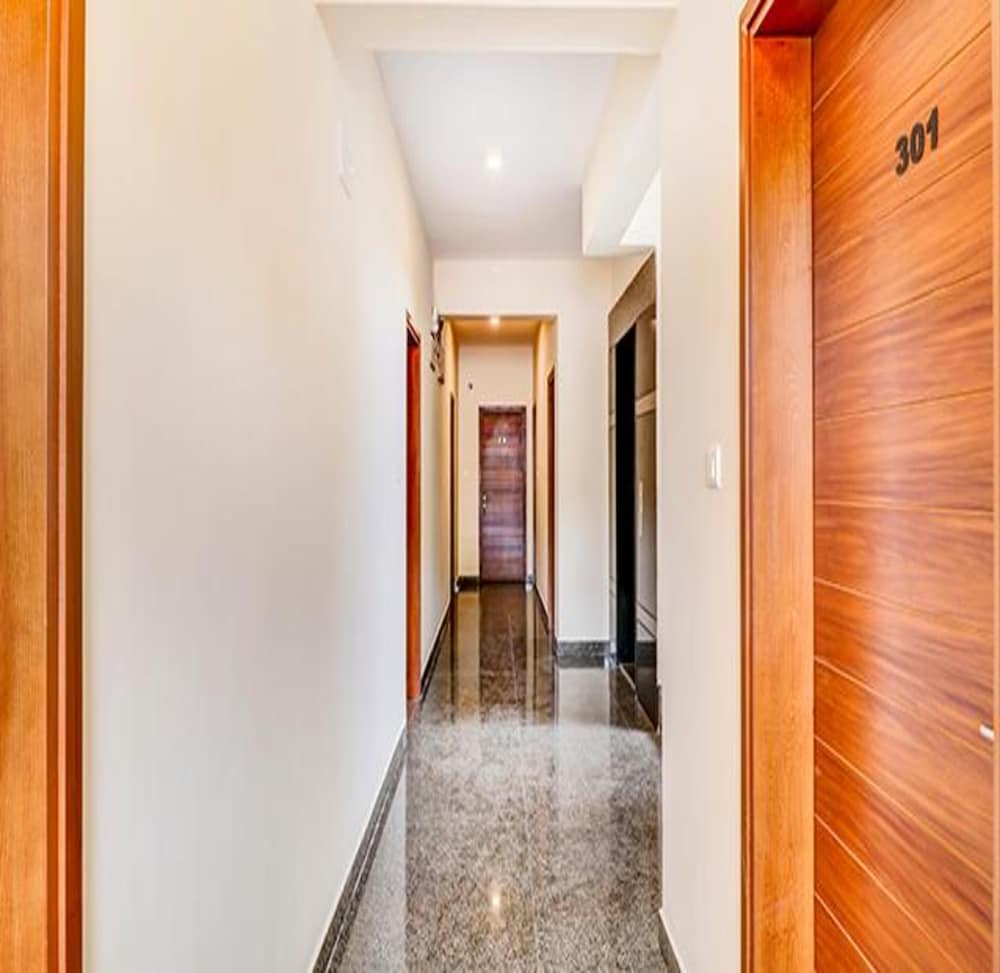 Фото Fabhotel Bsr Inn