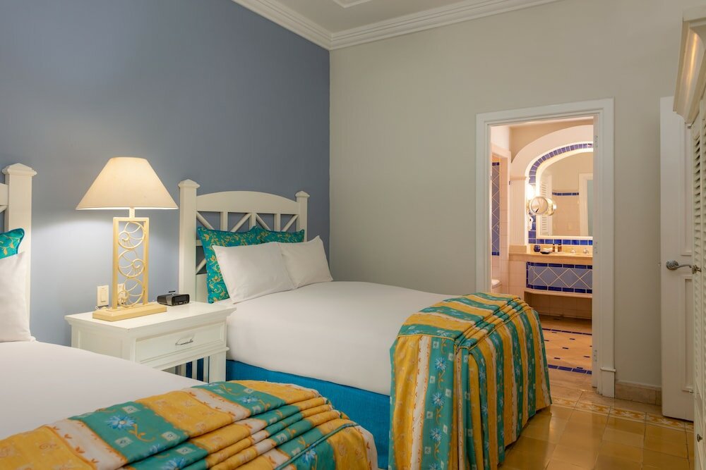 Фото Pueblo Bonito Emerald Bay Resort & SPA - All Inclusive