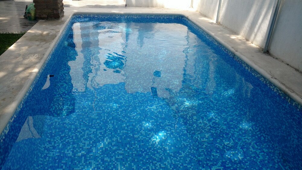 Фото Hermosa casa con jardin y alberca