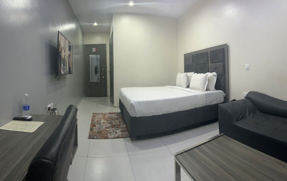 Фото De Rigg Place Victoria Island