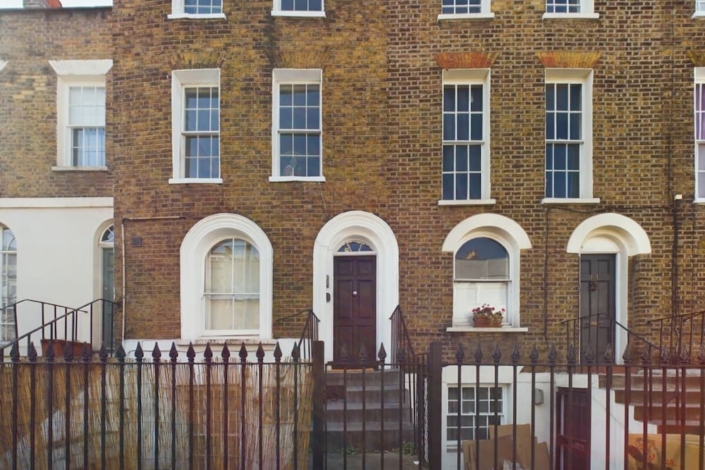 Фото The Dalston Hideout - Captivating 2bdr Flat