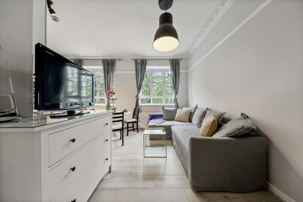 Фото 1 Bed Apartment in Camden by City Stay