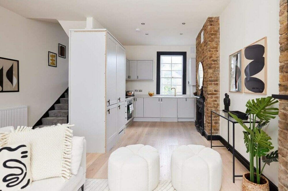 Фото The Battersea Crib - Dazzling 3bdr Flat With Garden