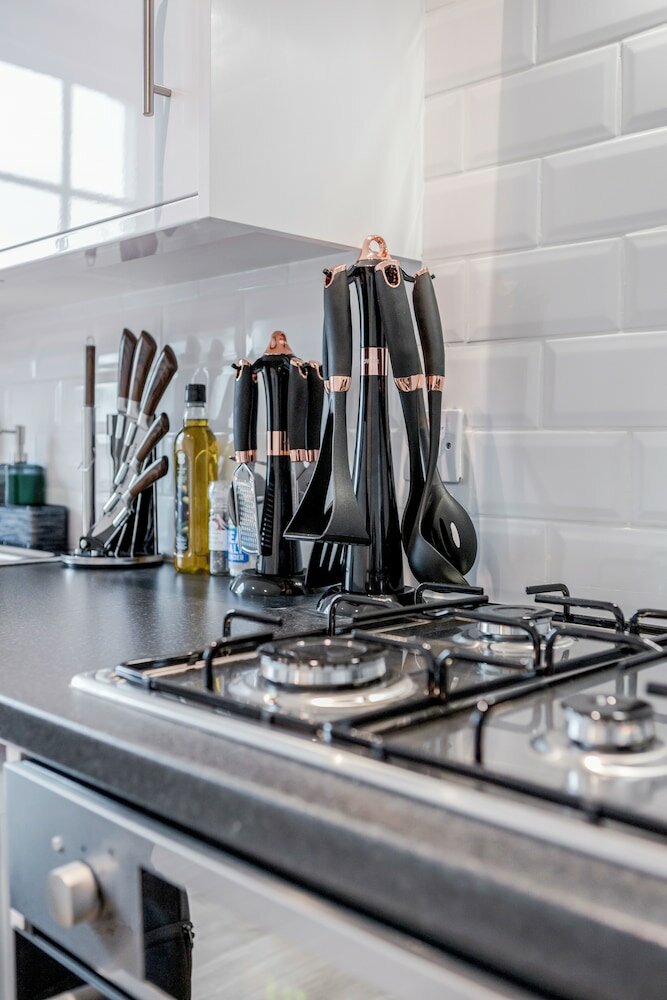 Фото Stunning 2 Bedroom Duplex Apt in Center of Camden