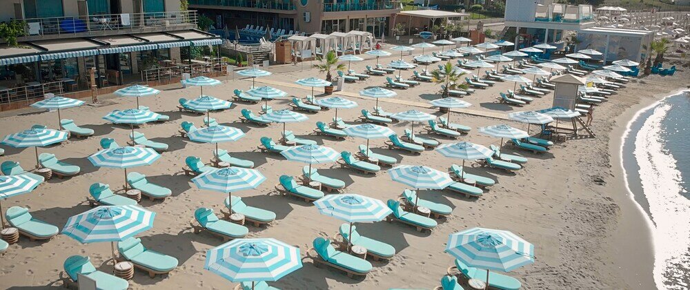 Фото Marty's Beachfront Smart Homes