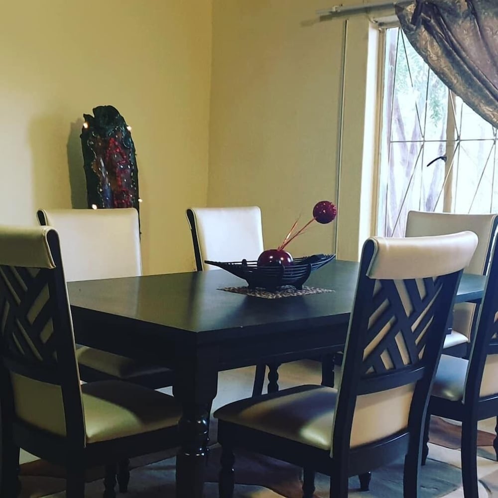 Фото P Wake Guesthouse