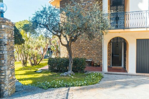 Апартаменты Lemon Apartment With Garden and Sea View в Бордигере