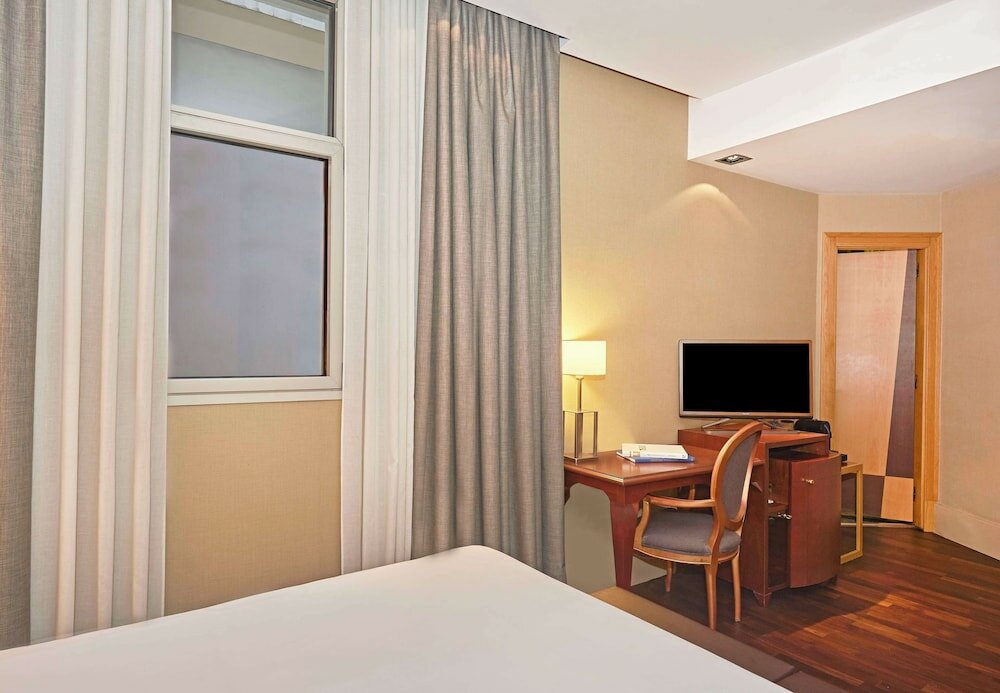 Фото NH Collection Madrid Paseo del Prado