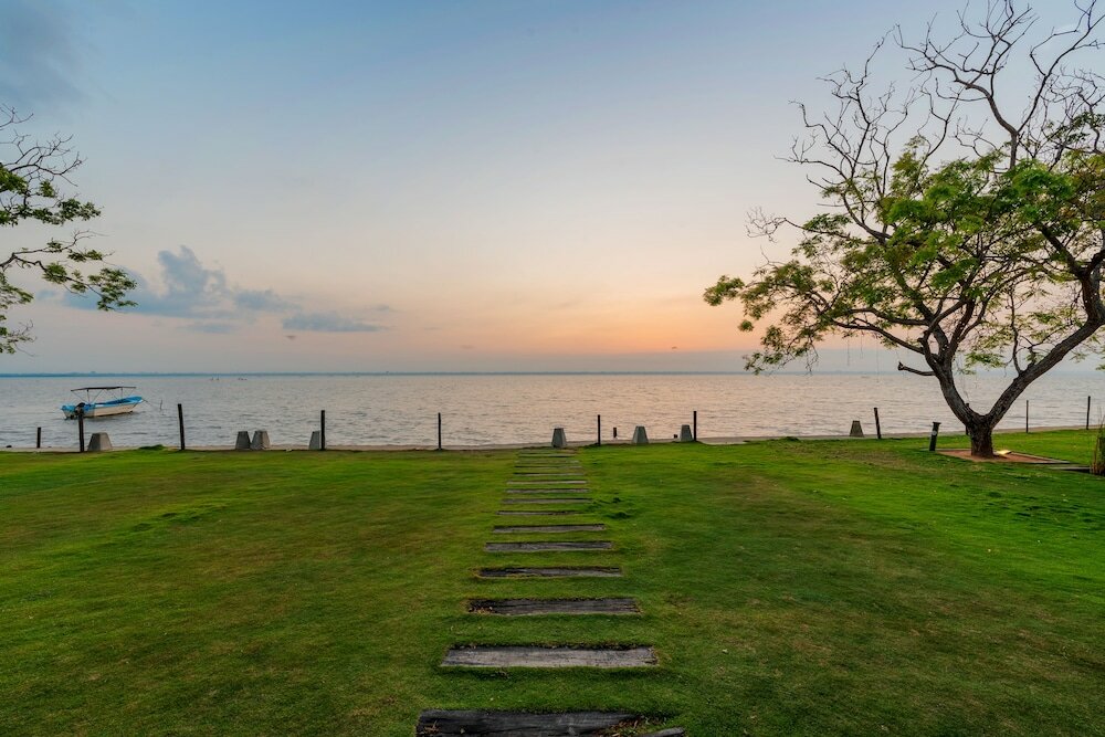 Фото Отель Regenta Arie Lagoon Negombo