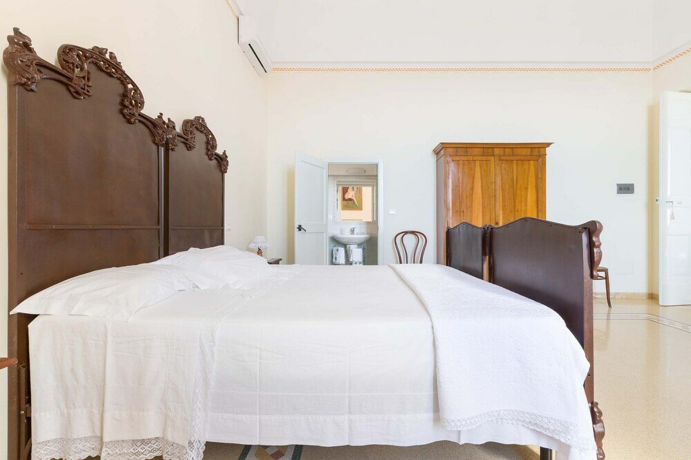 Фото 1893 Villa Martella