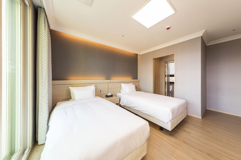 Фото Baekhak Jayuro Resort