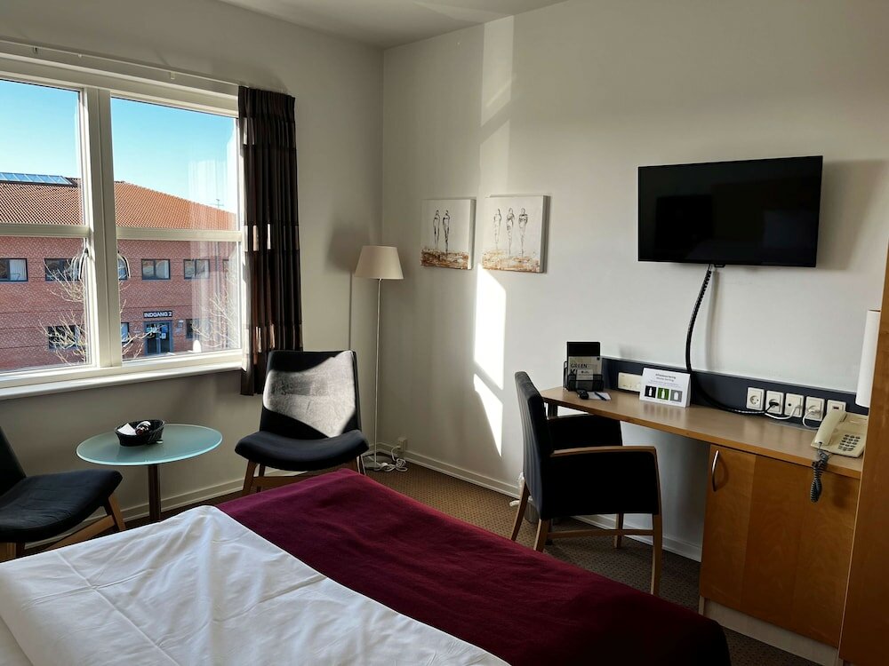 Фото отеля 2