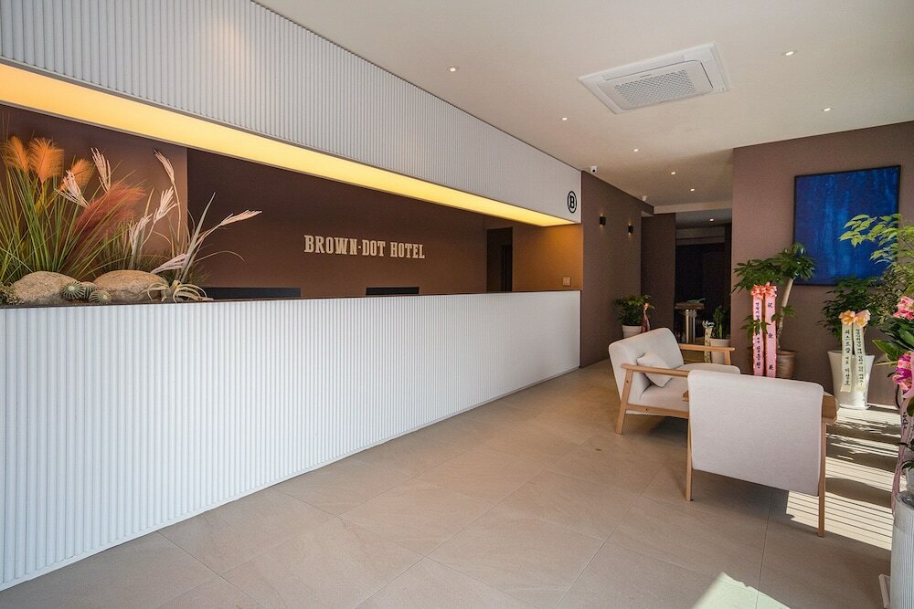 Фото Brown Dot Hotel Eurwangri