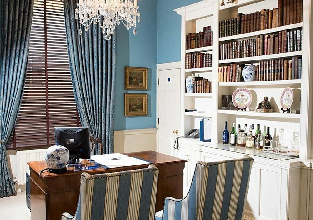 Фото Cranley Hotel London