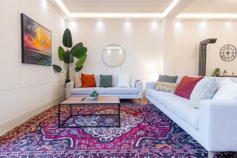 Фото Luxe Five Bedroom House near Chalk Farm