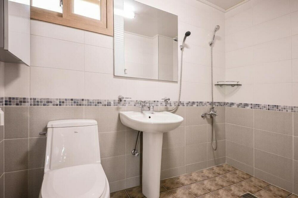 Фото Yeosu Sea and Starnight Pension