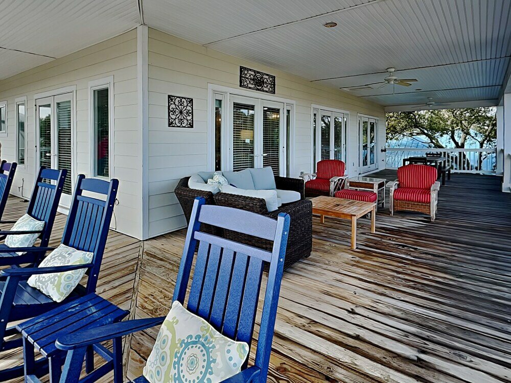 Фото 5 Oclock Somewhere