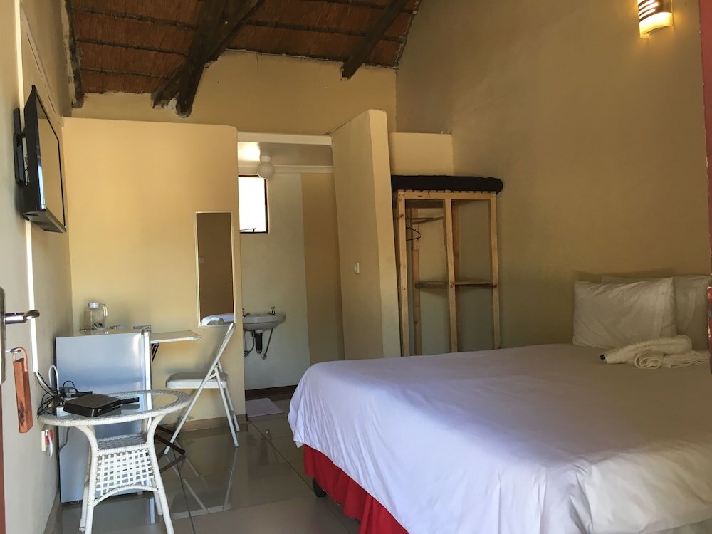 Фото Athoma Guest House