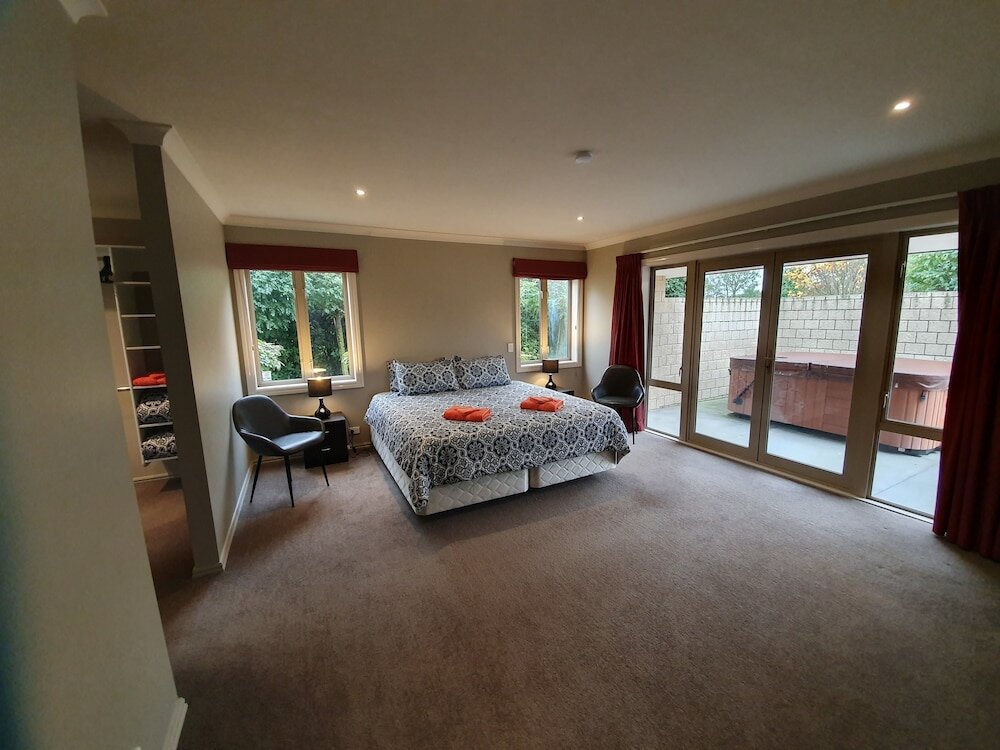 Фото Claremont Country Lodge B&b