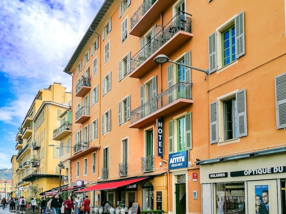 Фото отеля 1